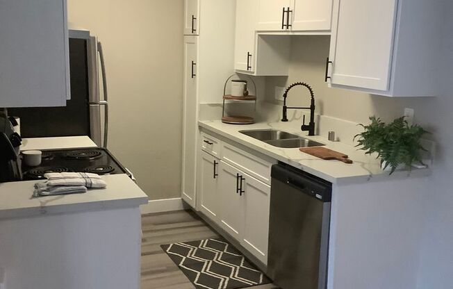 2 beds, 2 baths, 900 sqft, $3,450, Unit 69