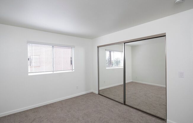 2 beds, 1 bath, $2,480, Unit 69