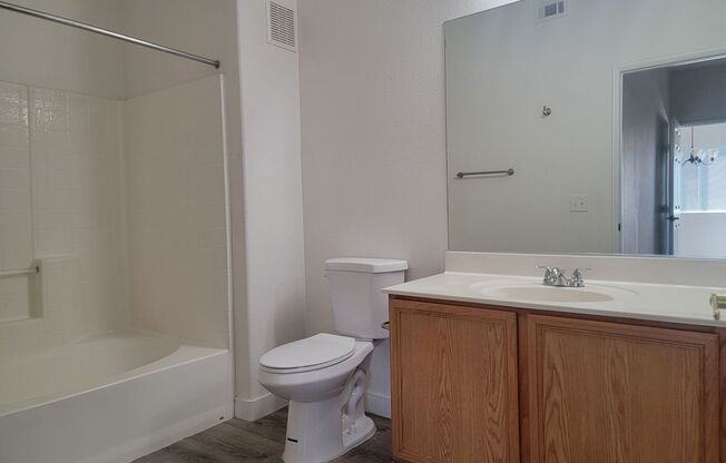 2 beds, 2 baths, $1,400