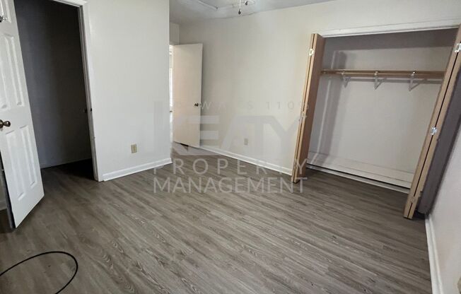 2 beds, 1.5 baths, 900 sqft, $725, Unit D