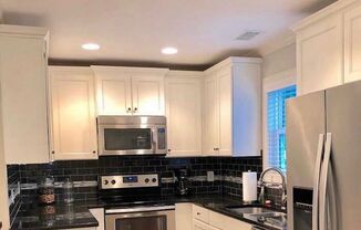 2 beds, 2 baths, $1,650, Unit B5