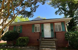 Adorable 2 Bedroom Duplex Close to Downtown Greensboro