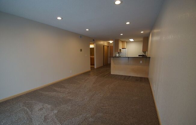 1 bed, 1 bath, 780 sqft, $1,334, Unit 412