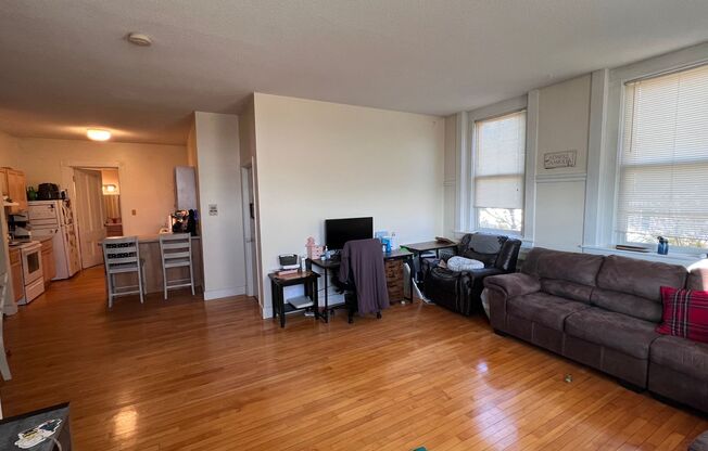 2 beds, 1 bath, 1,073 sqft, $1,795, Unit 203