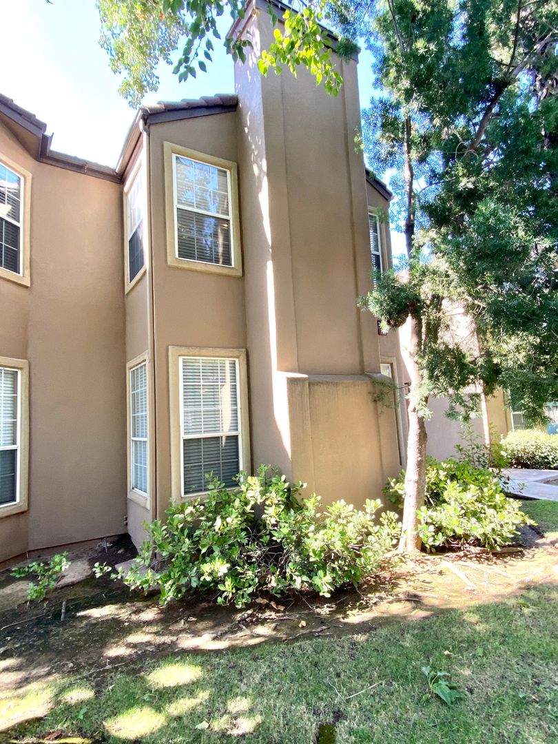 $1,750 Cedar & Nees, 2 Bedrooms - Villa San Marcos, Gated Community, Pool, & Gym