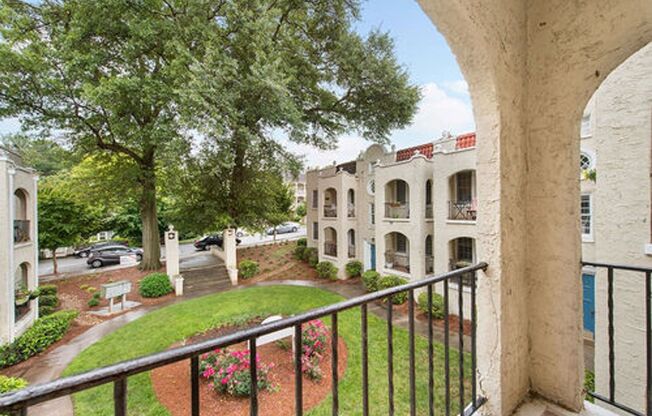 Spanish Oaks Apartment