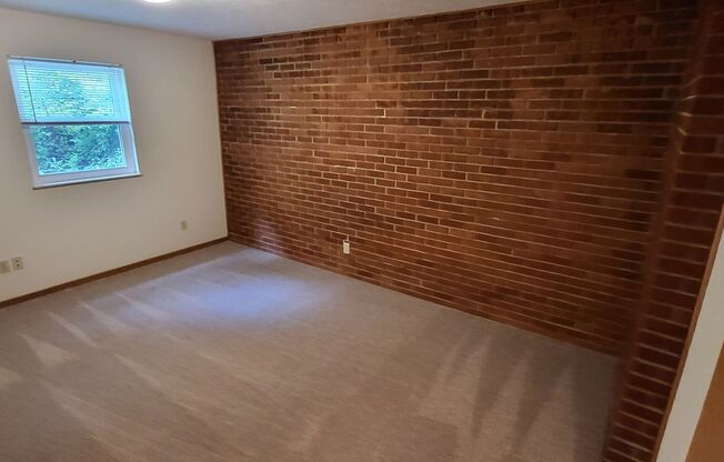 2 beds, 1 bath, 775 sqft, $975, Unit 1239-07