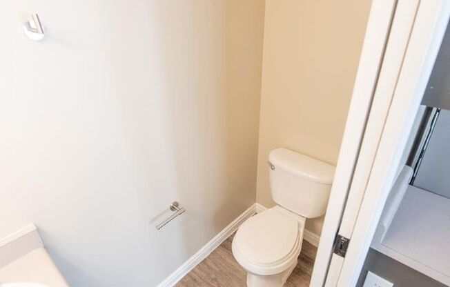 3 beds, 2.5 baths, 1,262 sqft, $2,499, Unit 920