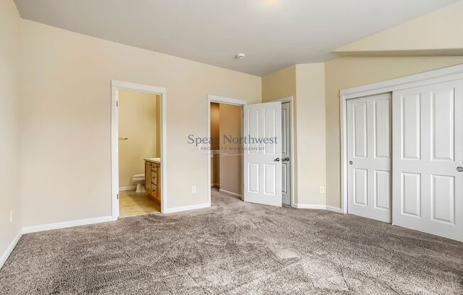 3 beds, 3.5 baths, $2,695