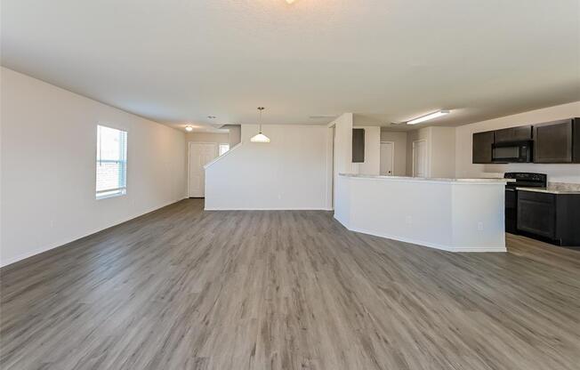 8802 LAR REE OAKS CIR