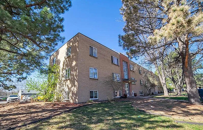COTTONWOOD APARTMENTS