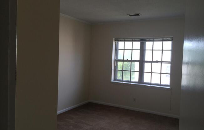 190 Lake Shore Rd # 4O