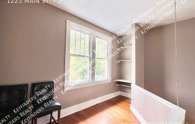 1225 MAIN ST