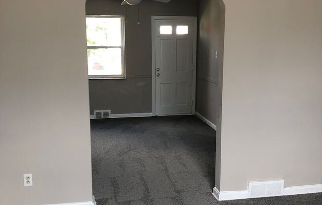 3 beds, 1 bath, 1,500 sqft, $1,325, Unit 1613-00
