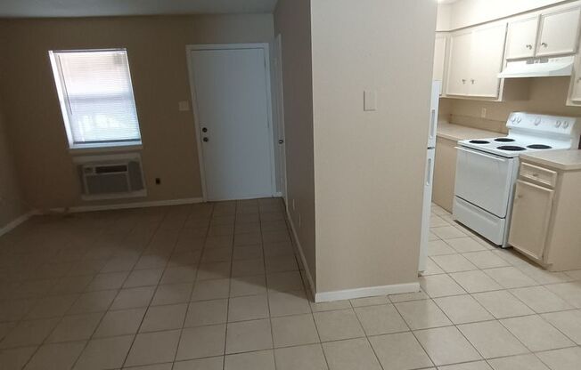 1 bed, 1 bath, 750 sqft, $669, Unit 3