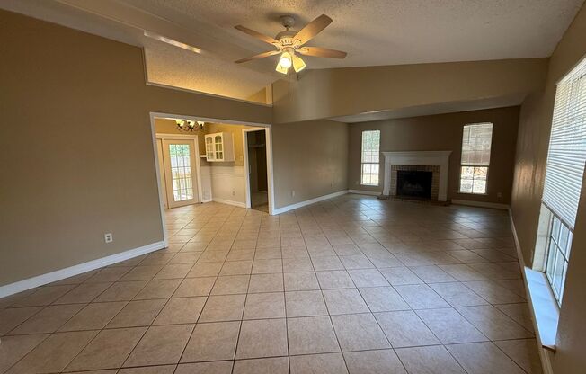 1510 Glen Burnie Dr | 3 Beds 1.5 Bath $1795