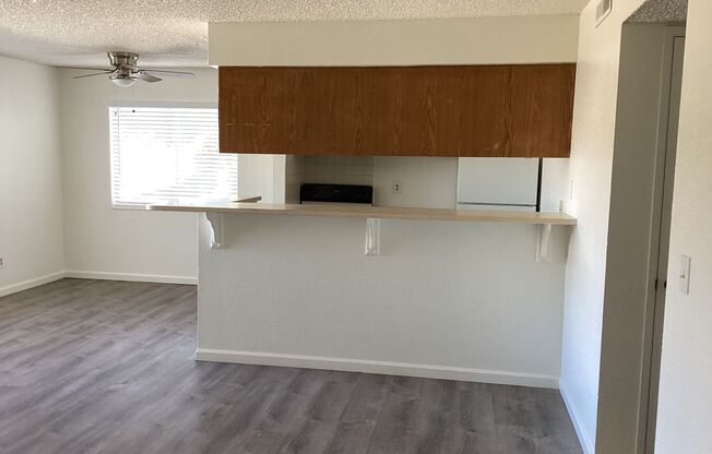 2 beds, 1 bath, 881 sqft, $1,400, Unit 2350