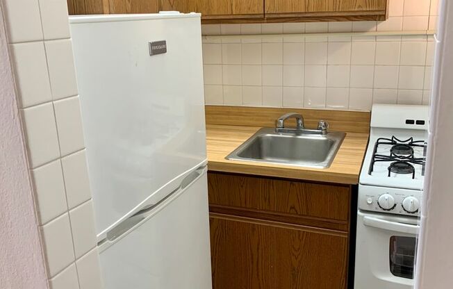 Studio, 1 bath, 300 sqft, $1,275, Unit 530-312