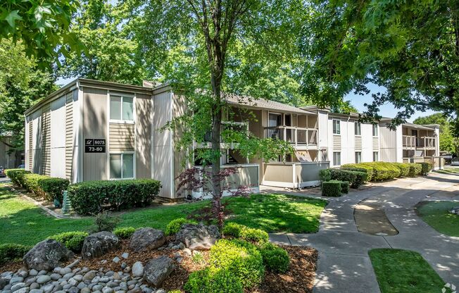 2 beds, 1 bath, 861 sqft, $1,695, Unit 140