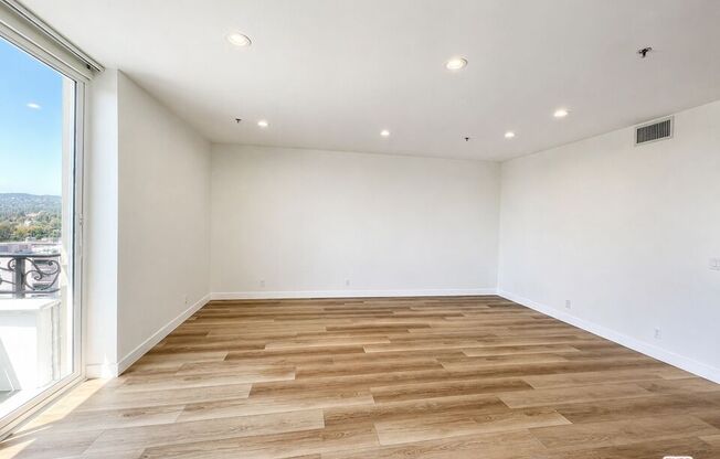 2 beds, 3.5 baths, 3,062 sqft, $10,000, Unit 1804