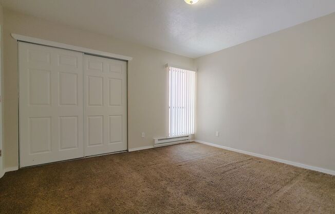 2 beds, 1 bath, 905 sqft, $995, Unit 5500-B