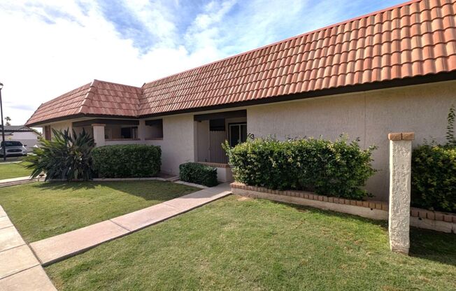 2 Bedroom Condo Unit in the Colonia Coronita Chandler Townhomes Community Near E Chandler Rd and N Cooper Rd!