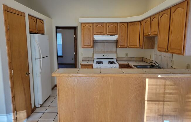 3 beds, 2 baths, $1,600