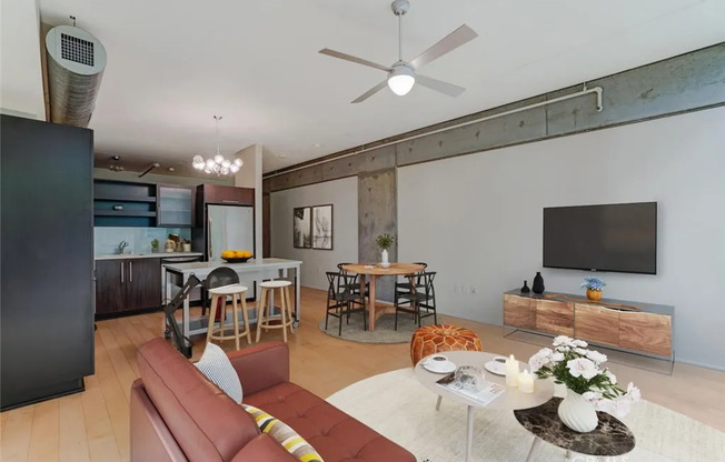 1 bed, 1 bath, 860 sqft, $3,000