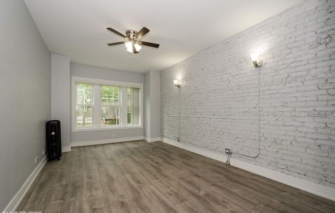 3 beds, 1 bath, 850 sqft, $2,550, Unit 1906-3