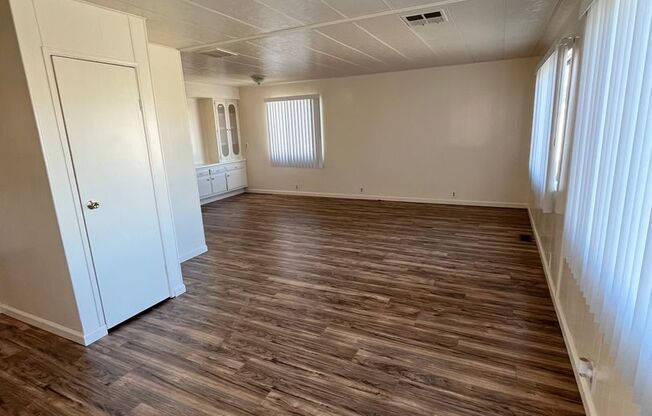 2 beds, 2 baths, 800 sqft, $3,250, Unit 164