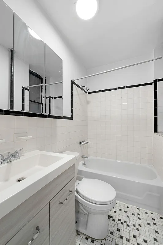 144 W 109 ST