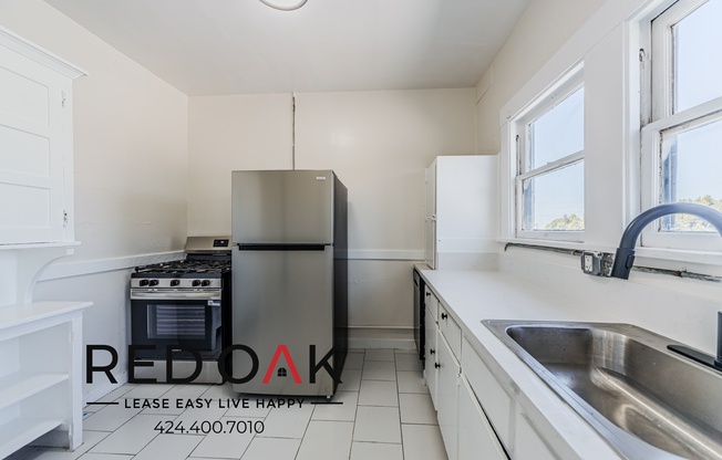 1026 W 22 ST