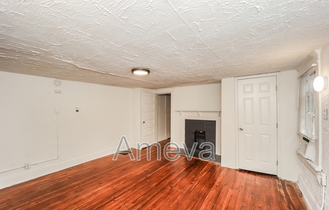 853 MYRTLE ST NE
