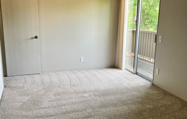 2 beds, 1 bath, $1,595, Unit 07