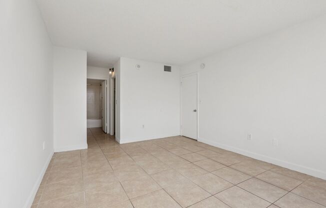 1 bed, 1.5 baths, 780 sqft, $1,850, Unit 210N