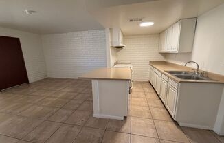 1 bed, 1 bath, 570 sqft, $899, Unit 16621-51