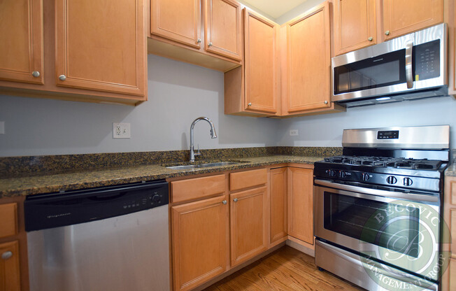 2 beds, 2 baths, 900 sqft, $2,600, Unit 504