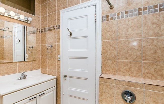 Studio, 1 bath, 363 sqft, $2,800, Unit 4Q