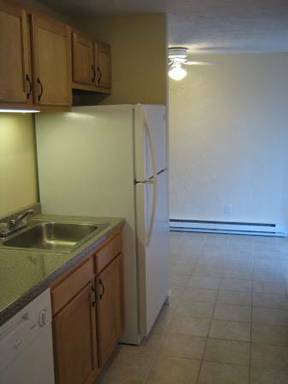 2 beds, 1 bath, 950 sqft, $1,750, Unit 2