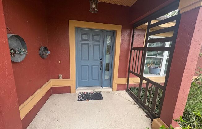 Grand Island 3/2 w/ Enclosed Backyard & Patio