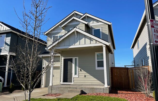 BEAUTIFUL 3 Bedroom 2.5 Bath Home! High Ceilings! HUGE Covered Patio! Great Location!