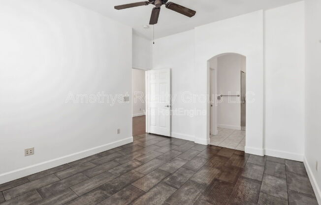 2 beds, 2 baths, 1,300 sqft, $2,600, Unit 1028