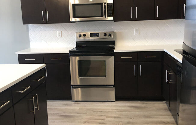 1 bed, 1 bath, 834 sqft, $1,282