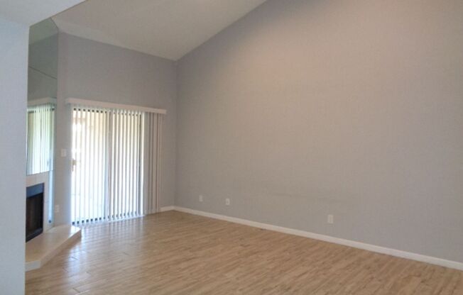 Spacious condo in Scottsdale-close to Scottsdale Shea Medical Center!