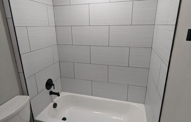 3 beds, 2 baths, 1,146 sqft, $1,695, Unit Unit 49