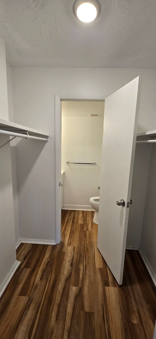 2 beds, 1.5 baths, 1,145 sqft, $1,300, Unit 55-6B5