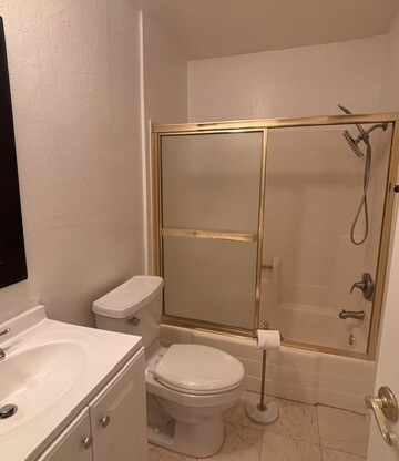 1 bed, 1 bath, 628 sqft, $1,800, Unit 102
