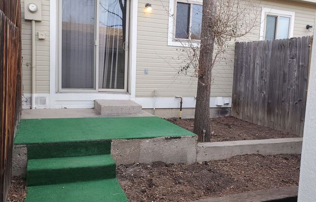 2-Bedroom 1 car garage, Townhome in District 20- Near Rampart