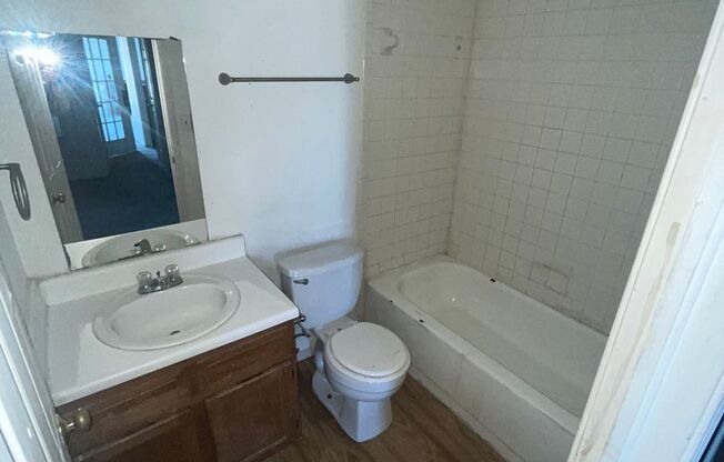 1 bed, 1 bath, $850, Unit # G 208