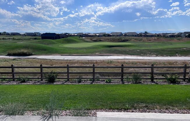 Gorgeous Home on Buffalo Run Golf Course!